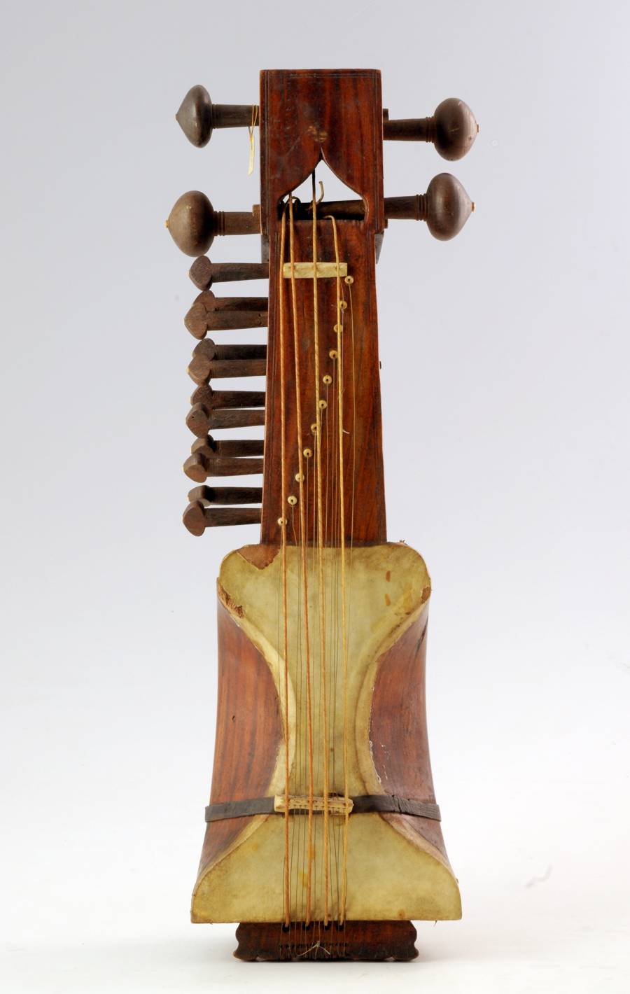 4267 Sarangi cordofono ad arco Museo delle Civiltà Roma Fabio Naccari